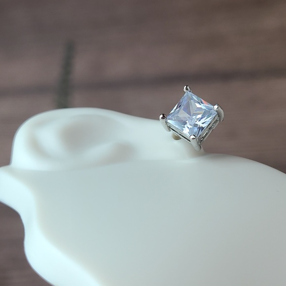 NEW PRINCESS CUT WHITE AMYTHYST SILVER PIERCED EARRING STUDS - Picture 3 of 9